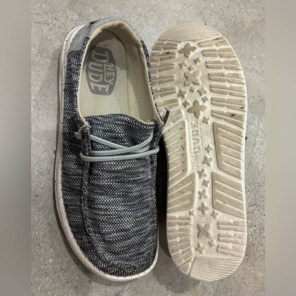 Womens HEY DUDE/MAURICES Slip On Shoes, sz 10…..1 NWOT - Picture 5 of 5